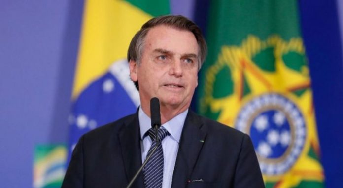 El presidente del país, Jair Bolsonaro, criticó una vez más la cuarentena decretada por algunos gobernadores y calificó a la enfermedad de 