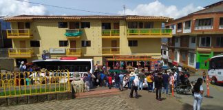 El 26 de abril, 815 campesinos llegaron a Ituango, en Antioquia, huyendo de los enfrentamientos entre grupos armados en sus parcelas
