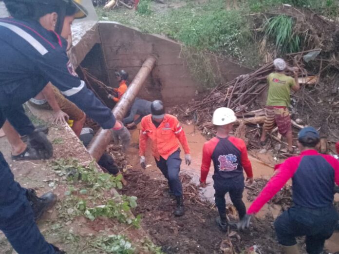 Cuerpos de rescate ateniendo afectaciones por lluvias en Carúpano