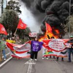 La sociedad civil ecuatoriana protestó este jueves 4 de julio contra el aumento de la gasolina Extra y la Ecopaís.